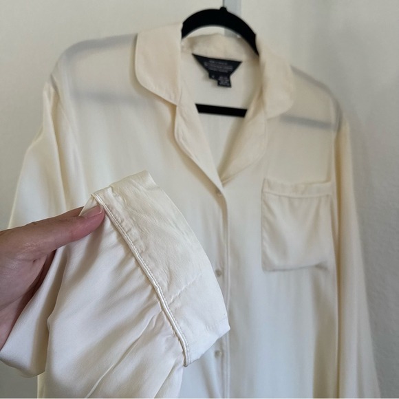 The J. Peterman Company 100% Silk Pajama Shirt Cream Button Down Top M Luxury - Picture 3 of 8